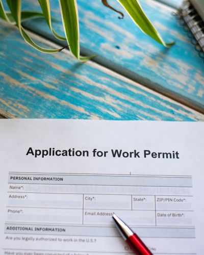 خدمة استشارات تصريح العمل للمواطنين الأجانب